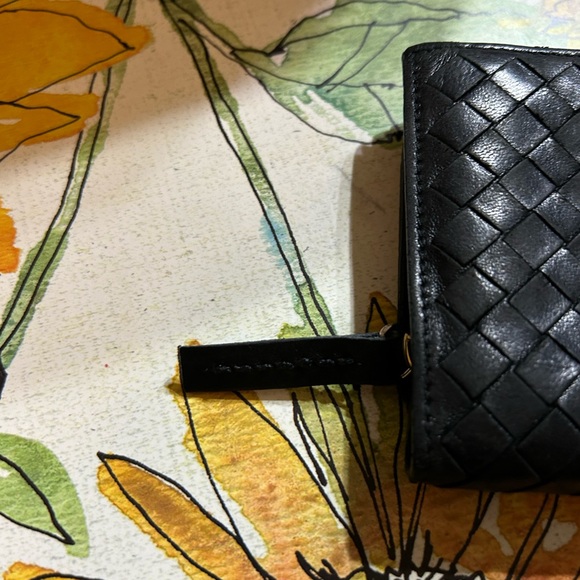 Bottega Veneta Intrecciato Leather Black Bifold Wallet - Picture 7 of 16